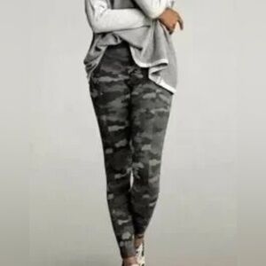 CAbi 3931 ATC Camo Leggings Size Small